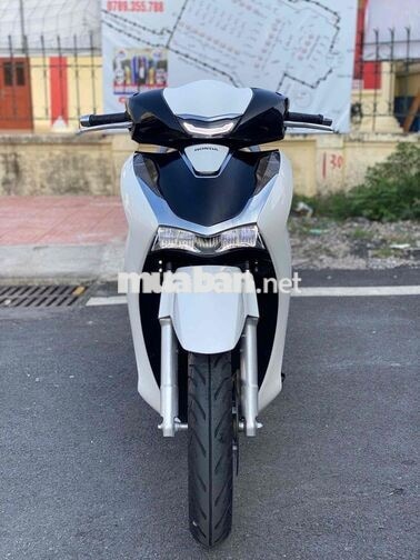 Honda SH 160i màu trắng