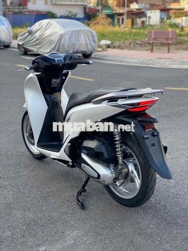 Honda SH 160i màu trắng