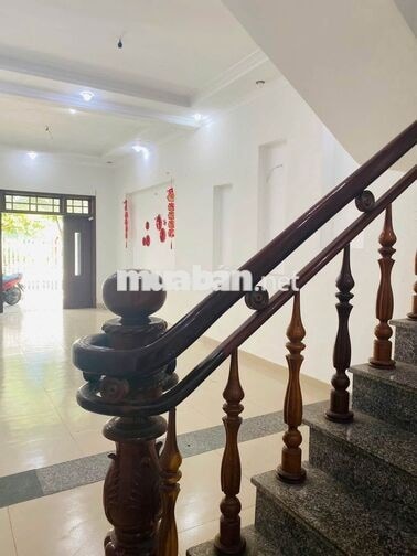 Cho thuê nguyên căn Đường Trần Nguyên Đán- Hoà Minh - Đà Nẵng- 3 tầng