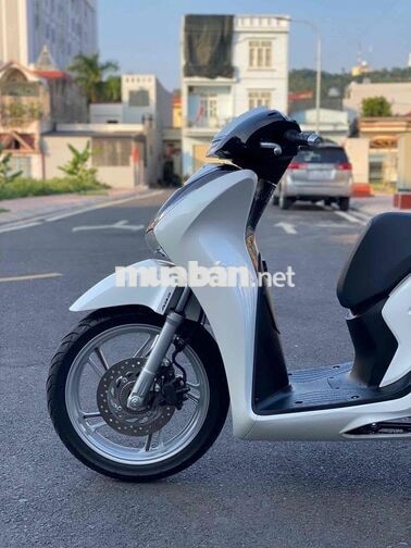 Honda SH 160i màu trắng