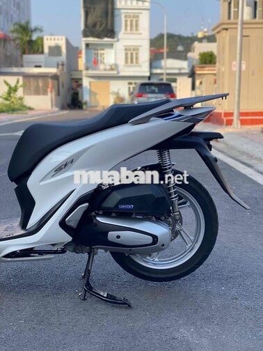 Honda SH 160i màu trắng
