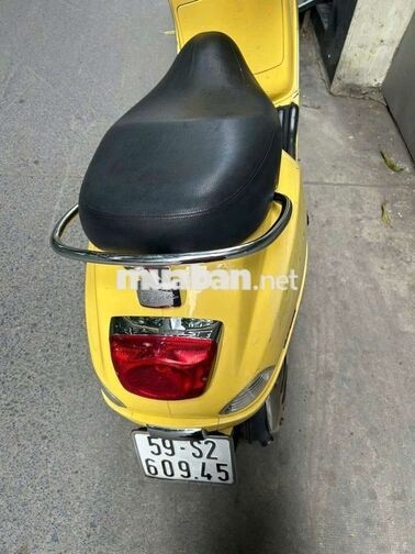 PIAGGIO VESPA LX 125 VÀNG Ý