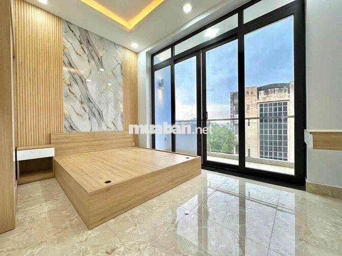 1 PHÒNG NGỦ 35m2  CÓ BAN CÔNG THANG MÁY NGAY TOÀ NHÀ VIETELL