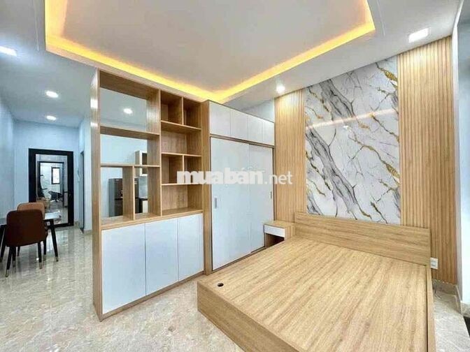 1 PHÒNG NGỦ 35m2  CÓ BAN CÔNG THANG MÁY NGAY TOÀ NHÀ VIETELL
