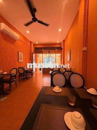 Cho thuê nhà mặt tiền Thành Thái, Quận 10 (dt 7x30m)