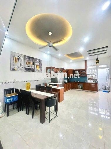 NHÀ 1 TRỆT 3 LẦU 5PN 3WC - HẺM 520 QUỐC LỘ 13 - ĐỐI DIỆN VẠN PHÚC