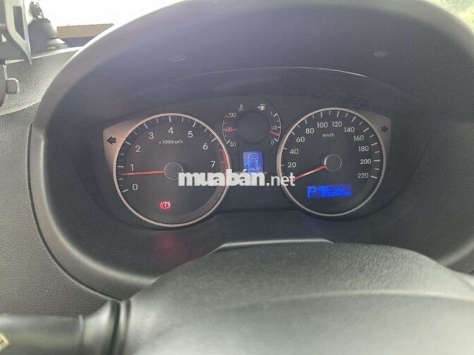 Hyundai i20 2013 1.4AT trắng