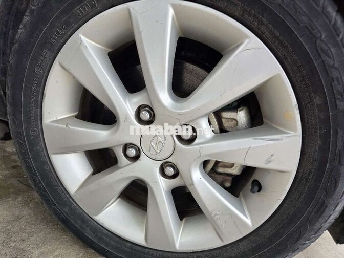 Hyundai i20 2013 1.4AT trắng