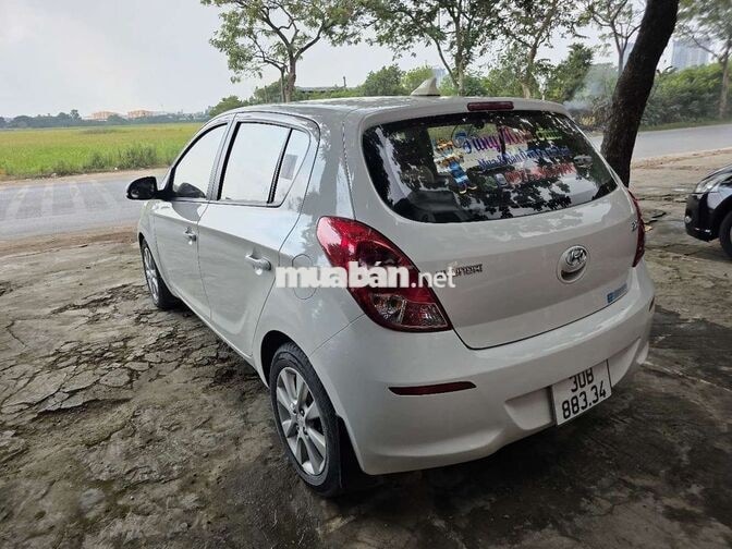 Hyundai i20 2013 1.4AT trắng