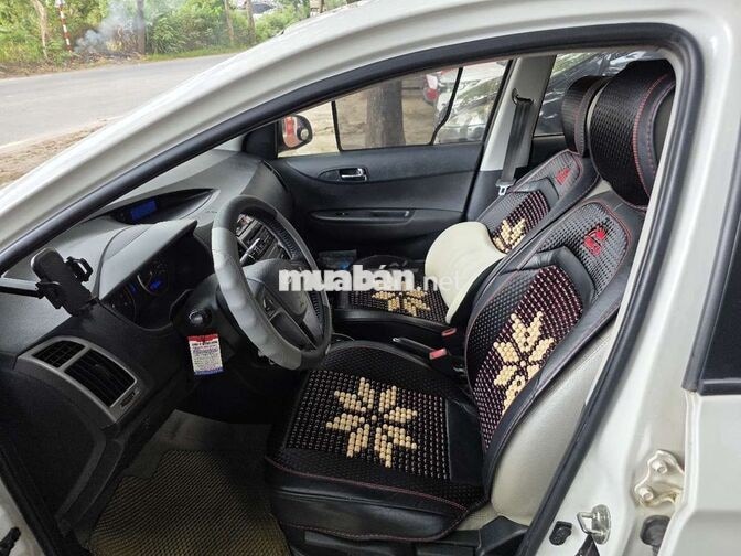 Hyundai i20 2013 1.4AT trắng