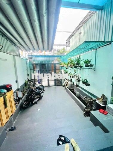 NHÀ 1 TRỆT 3 LẦU 5PN 3WC - HẺM 520 QUỐC LỘ 13 - ĐỐI DIỆN VẠN PHÚC
