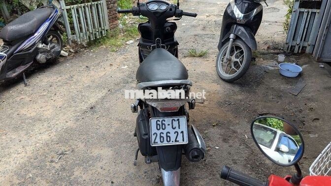 Suzuki Hayate màu Đỏ đen