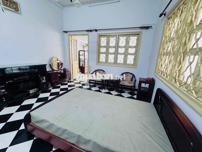 CHO THUÊ NHÀ PHỐ GÓC 2 MẶT TIỀN TRẦN HƯNG ĐẠO - BÊN CẠNH QUẬN 1. 55TR