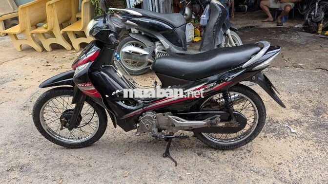 SUZUKI REVO XE MÁY SỐ ĐEN ĐỎ