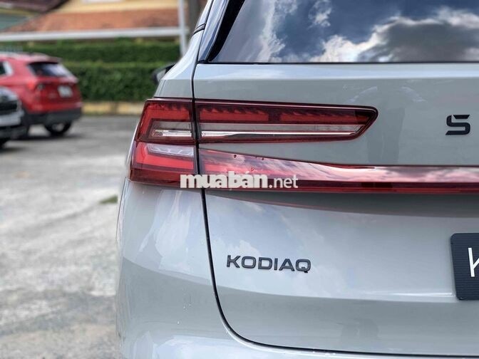 Skoda Kodiaq Sportline 7 chỗ Xám