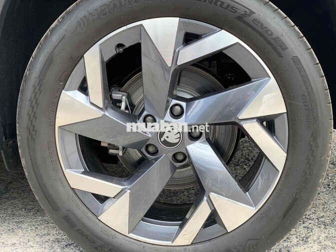 Skoda Kodiaq Sportline 7 chỗ Xám