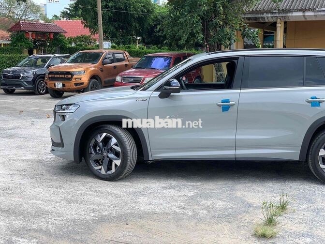 Skoda Kodiaq Sportline 7 chỗ Xám