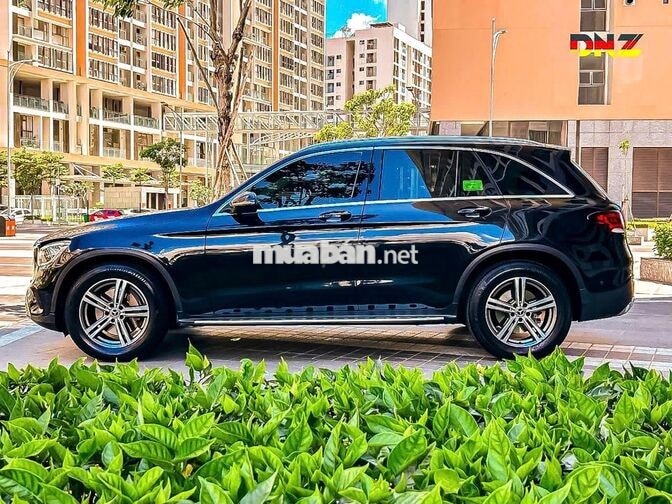 MERCEDES GLC200 Sport model 2021
