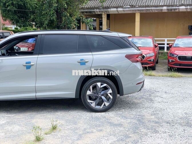 Skoda Kodiaq Sportline 7 chỗ Xám