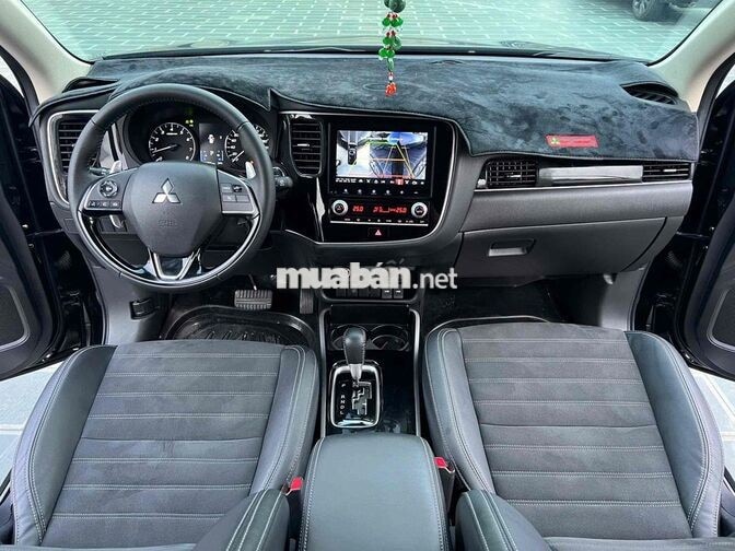 🍀🍀 Mitsubishi Outlander 2.0 CVT 24 siêu lướt