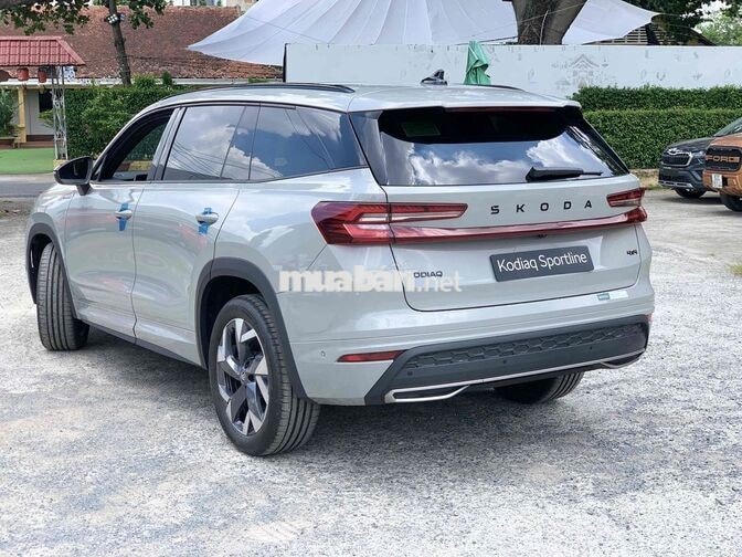 Skoda Kodiaq Sportline 7 chỗ Xám