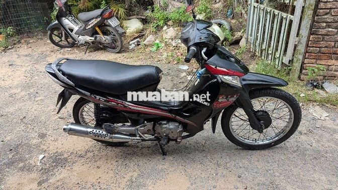 SUZUKI REVO XE MÁY SỐ ĐEN ĐỎ