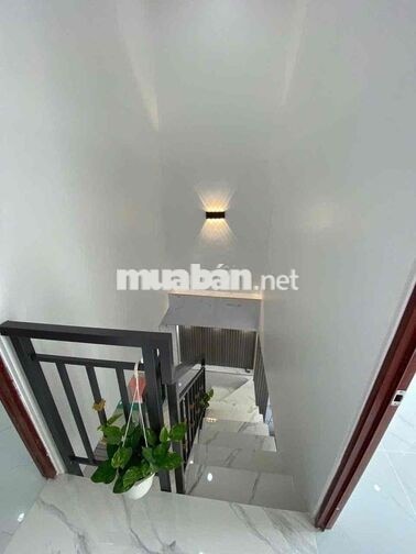 8tr5 nhà mới đẹp lò gốm p8 q6 2pn 2wc cọc 1 tháng