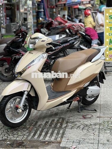 Honda Lead 2014 màu Vàng kem