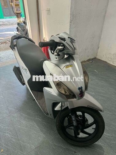 Honda Vision 2017 màu bạc
