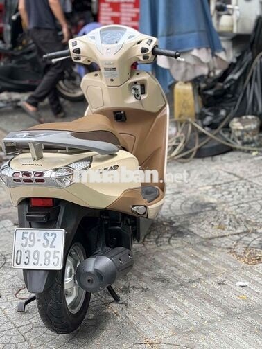 Honda Lead 2014 màu Vàng kem