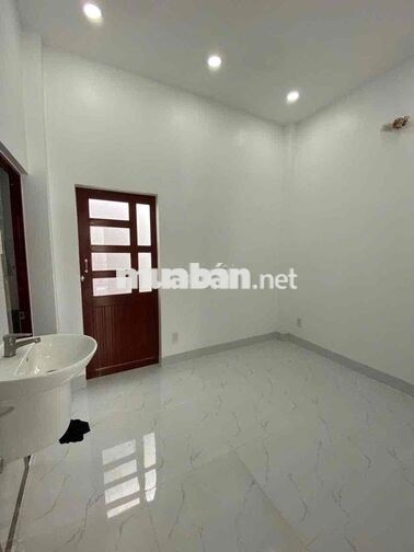 8tr5 nhà mới đẹp lò gốm p8 q6 2pn 2wc cọc 1 tháng