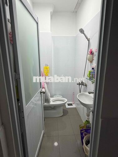 KIẾM NỮ Ở GHÉP QUẬN 10, GẦN TRUNG TÂM
