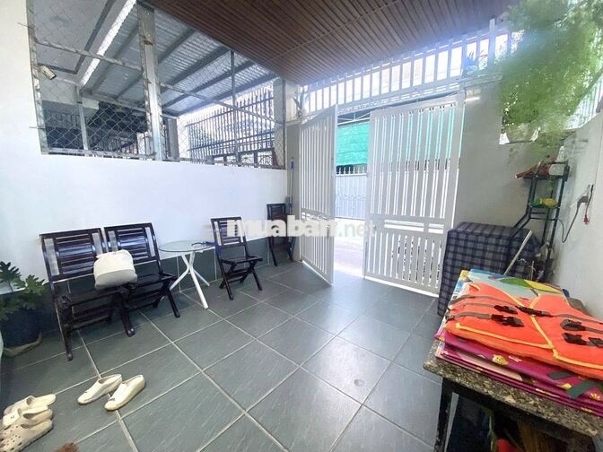 CHO THUÊ NHÀ NGUYÊN CĂN CẤP 4 FULL NỘI THẤT HẺM BẮC NHA TRANG GIÁ 10