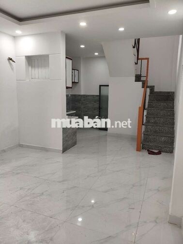có 2 căn 6tr v 7tr dt 4x9m 2 lầu 3PN 3wc mới đẹp ở ngay 