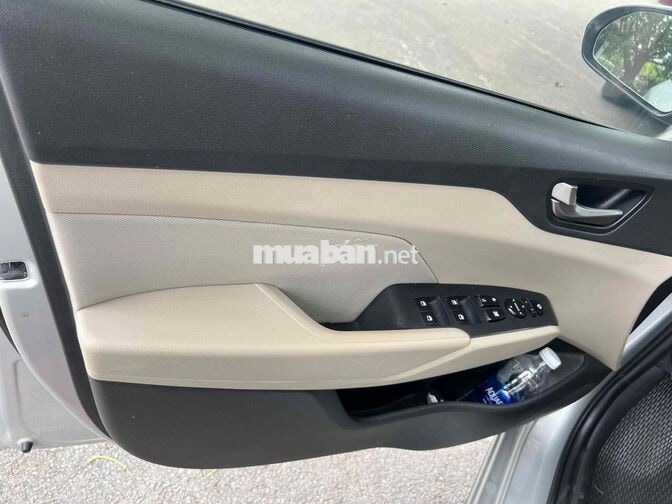 HYUNDAI ACCENT 5 CHỖ SỐ SÀN BẠC