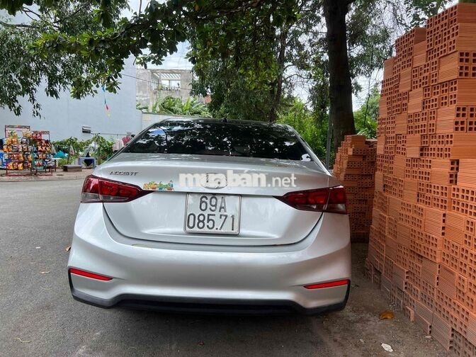 HYUNDAI ACCENT 5 CHỖ SỐ SÀN BẠC