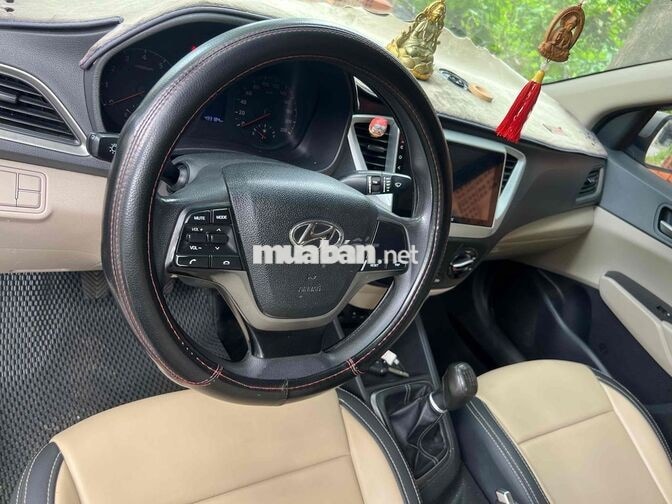 HYUNDAI ACCENT 5 CHỖ SỐ SÀN BẠC