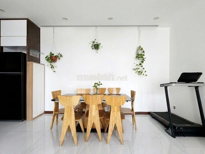 Căn hộ có sổ hồng riêng, rộng rãi, an ninh. tầng cao View Đầm Sen đẹp.