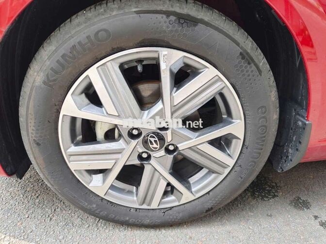 Hyundai Accent 2025 cao cấp 1.5AT,màu đỏ,13.000 km