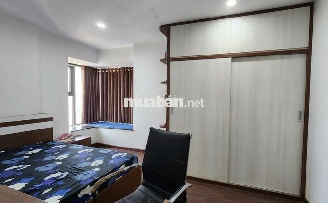 Căn hộ có sổ hồng riêng, rộng rãi, an ninh. tầng cao View Đầm Sen đẹp.