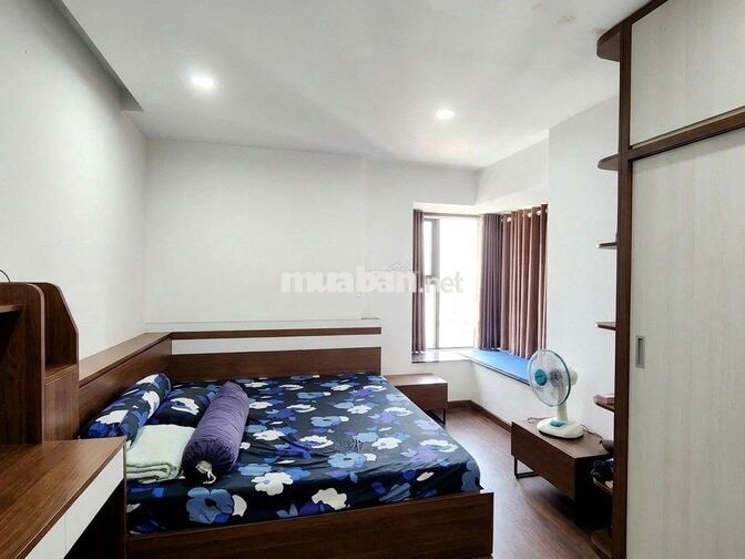 Căn hộ có sổ hồng riêng, rộng rãi, an ninh. tầng cao View Đầm Sen đẹp.