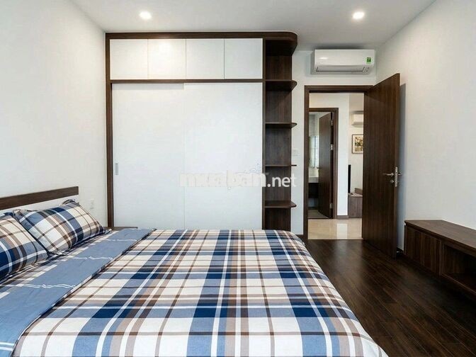 Căn hộ có sổ hồng riêng, rộng rãi, an ninh. tầng cao View Đầm Sen đẹp.