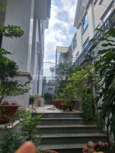 Bán Biệt thự KDC Đại Phúc 10x20m có Hầm +3 tầng lầu