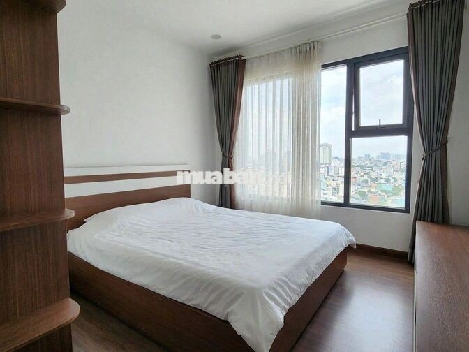 Căn hộ có sổ hồng riêng, rộng rãi, an ninh. tầng cao View Đầm Sen đẹp.