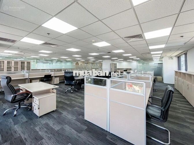 Hiếm có văn phòng 490 m2 tại phố Trần Duy Hưng cần cho thuê