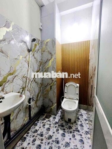 Cả sàn lầu 3 gần 100m2 có 6tr Bình Trị Đông