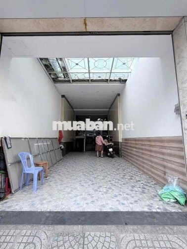 Cho thuê toà nhà mặt tiền 8 tầng Bình Thạnh chỉ 70tr