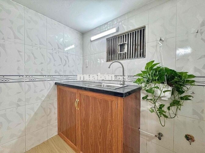 Cho thuê phòng gác cửa sổ trời máy lạnh gần VHU Bình Long Hoà Bình