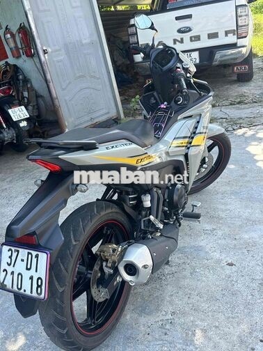 Yamaha Exciter 155 màu Xám vàng