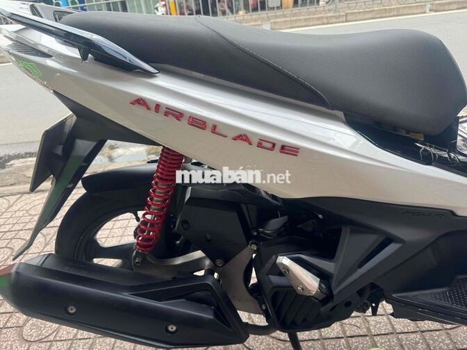 Honda Air Blade 2013 màu trắng đen